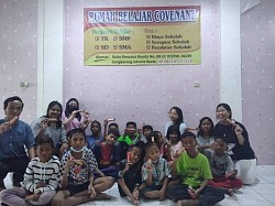 Foto bersama saat  dihari Valentine