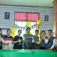 Foto gabungan Relawan Mahasiswa STT.Hagiasmos Mission Jakarta dan Pengurus Yayasan